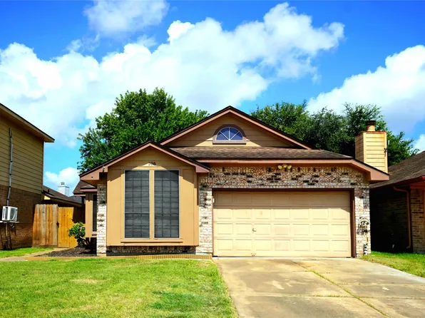 106 Coffee Ln, Lake Jackson, TX 77566