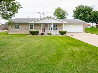 2207 S Fairview Dr, Shelbyville, IN 46176