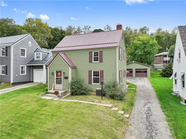 816 California Ave, Ellwood City, PA 16117