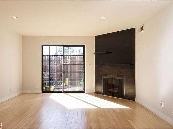 4th image of 1020 Ocean Park Blvd