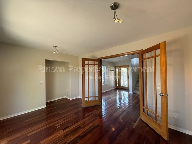 2462 Pierpont Blvd — Photo 9