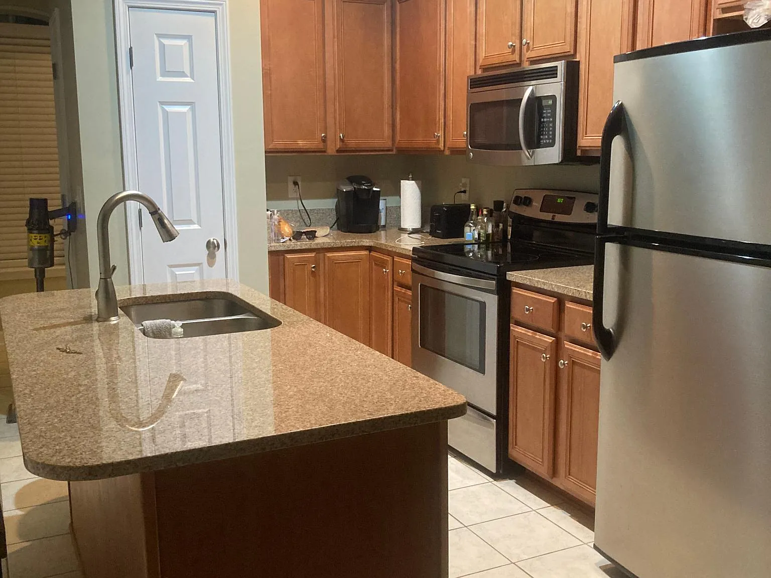 2798 Howard Ave — Photo 3