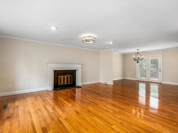 5701 Hornsway Dr, Winston Salem, NC 27104