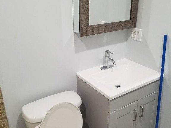 3rd image of 3216 W Fullerton Ave APT G