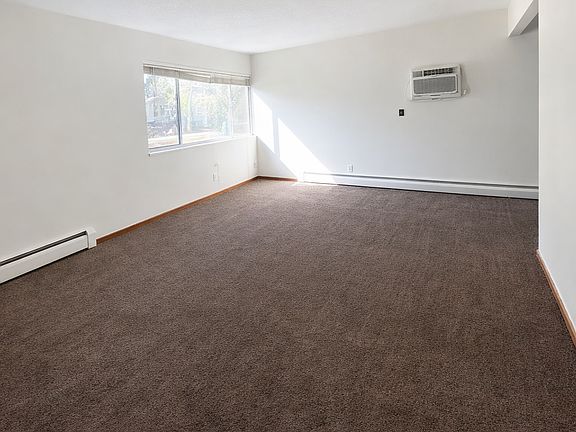 3rd image of 1117 7th St SE #Fe8597376