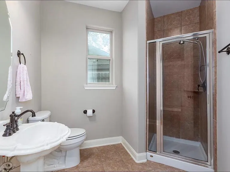 2207 Bayou Cove Ln — Photo 32