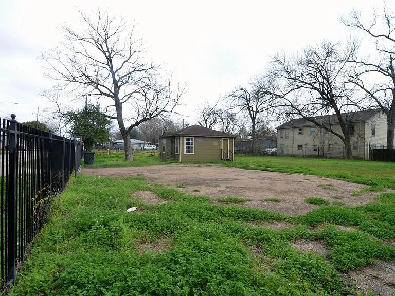 7326 Eagle Pass St — Photo 25