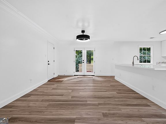 5th image of 4398 Old Lake Dr