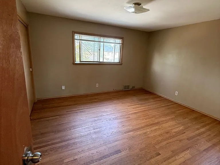 3309 N Dousman St — Photo 9
