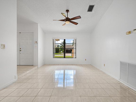 4th image of 10407 NW 7th Street