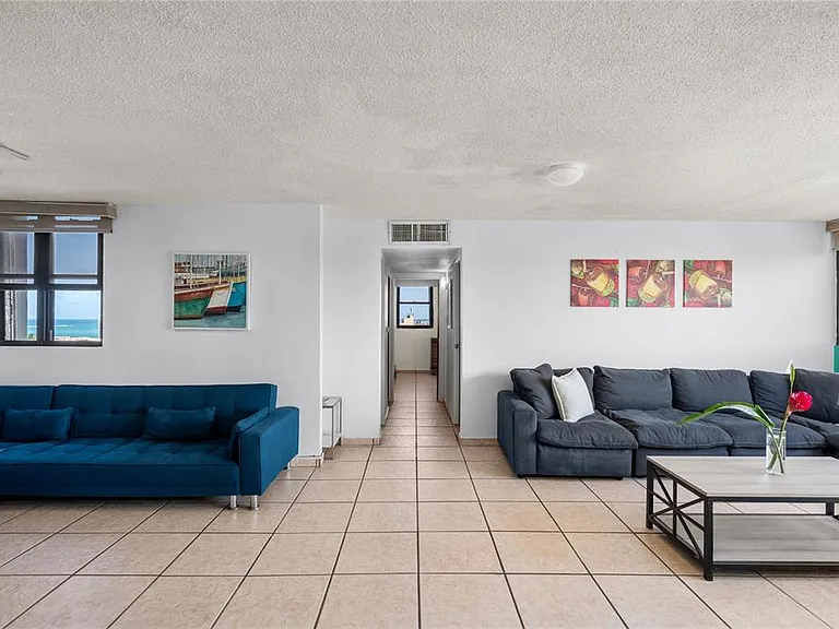 2306 Laurel #9D — Photo 3