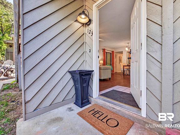 3rd image of 512 Lake Forest Blvd APT 123F