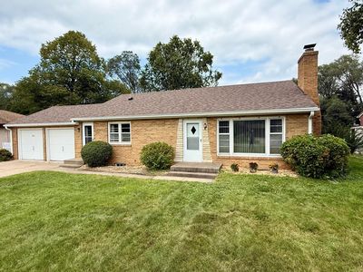 815 Sandhurst Dr W, Roseville, MN, 55113