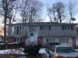 70 2nd St, Brentwood, NY 11717