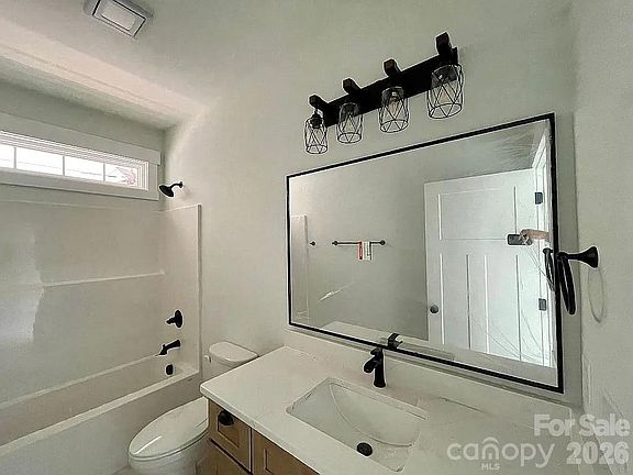 5th image of 853 Spring Lake Dr