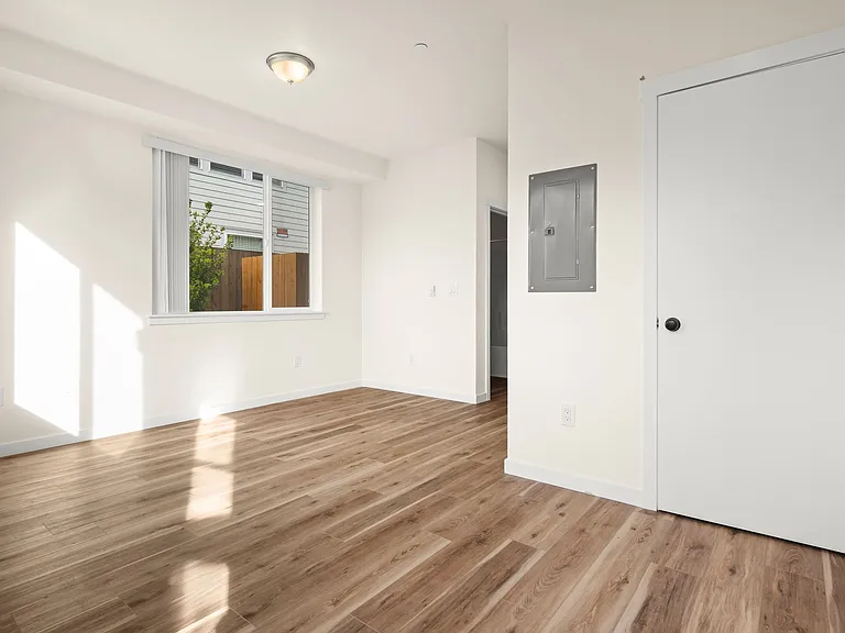 Vancouver Townhouses — Photo 14