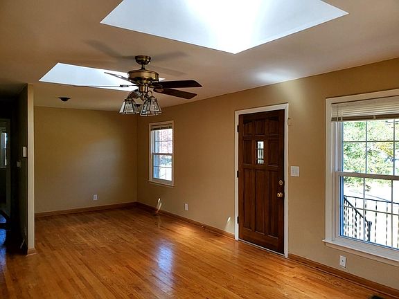Livingroom with sky lights.
