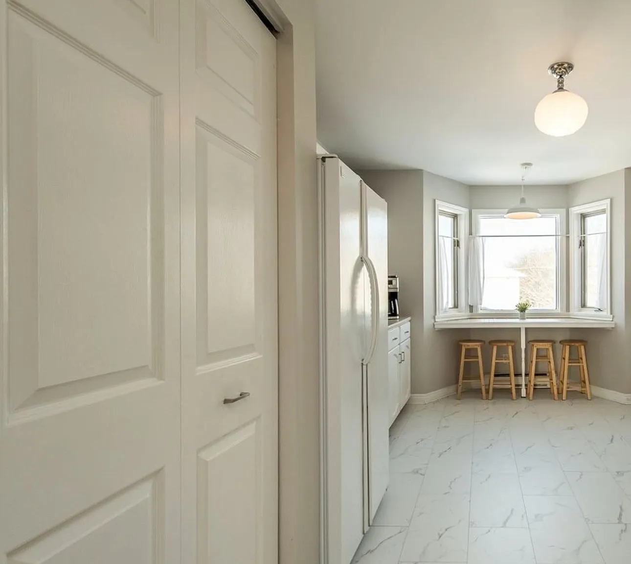 4 bed, 2.5 bath, 2500 sqft, $3,250 — Photo 4