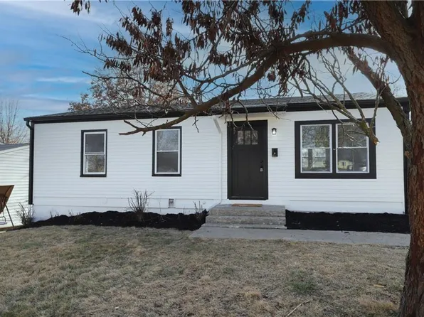 323 E 3rd Dr S, Independence, MO 64050