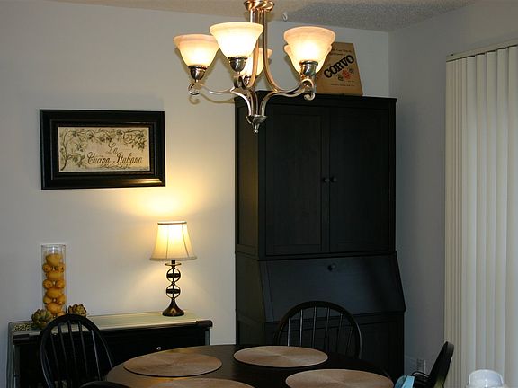 5th image of 2328 Avalon Woods Dr