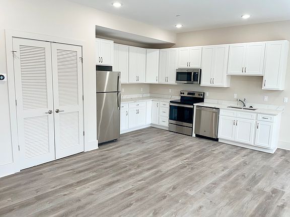 2nd image of 917 Sheridan St NW #3