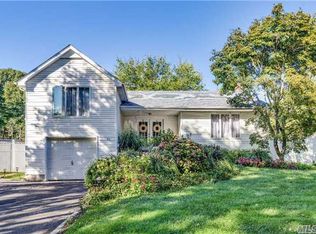 85 Rumford Rd, Kings Park, NY 11754