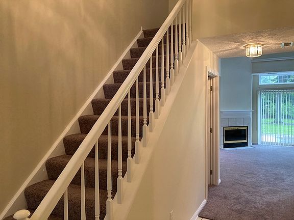 3rd image of 2576 Woodruff Ct