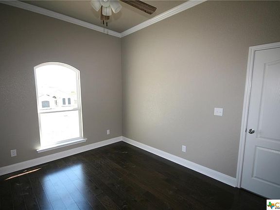 4th image of 1419 Gomer Ln
