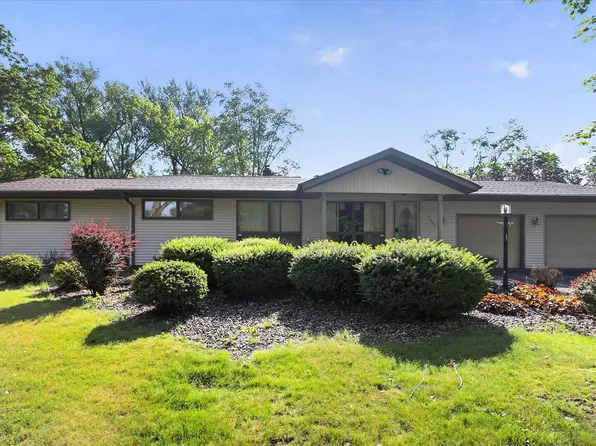 1051 Sylvan Rd, Benton Harbor, MI 49022