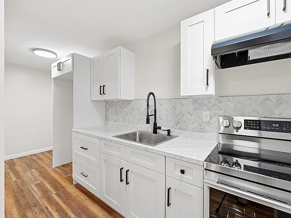 3rd image of 3 Brookside Drive #3