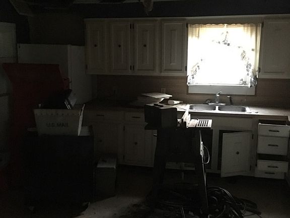 4th image of 609 E Navarro Ave