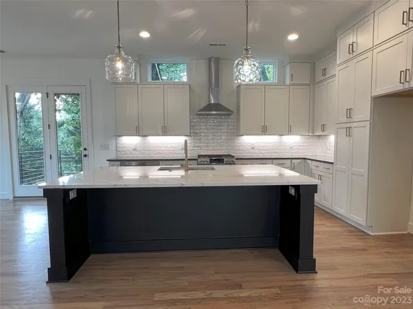 827 Madison Glen Ln #15, Charlotte, NC 28209