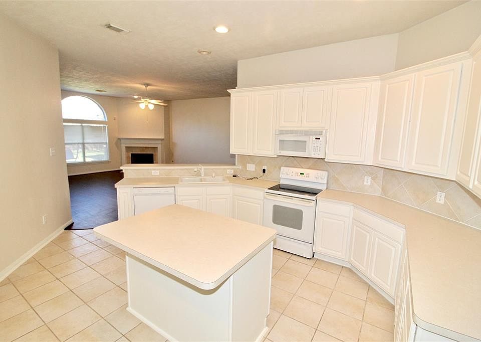 1st image of 15126 Rockdale Bridge Ln