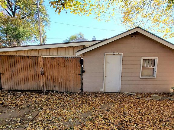 5th image of 2108 Waterman Ave