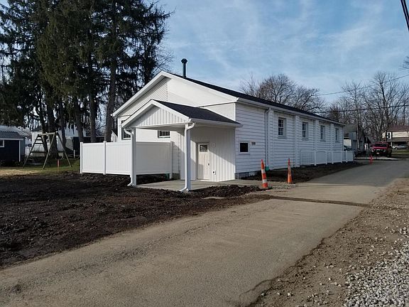 2nd image of 11985 Lancaster St