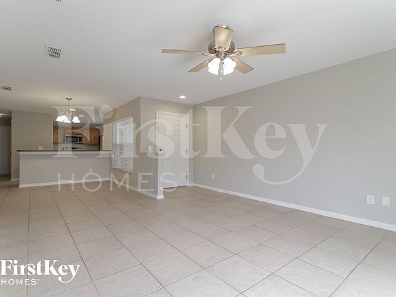 3rd image of 1554 Tiverton Blvd