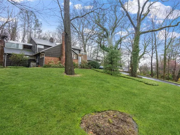 60 Spruce Street, Roslyn Harbor, NY 11576