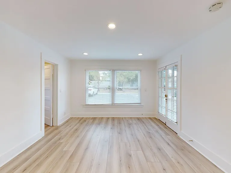 Beautifully Remodeled And Upgraded Studio Apartment In Residential Pasadena! Ask About August Mov... — Photo 6