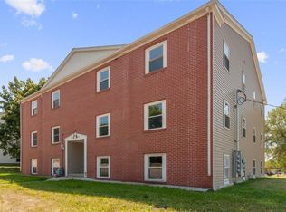 2135 Blairs Ferry Rd Ne, cedar rapids, IA 52402