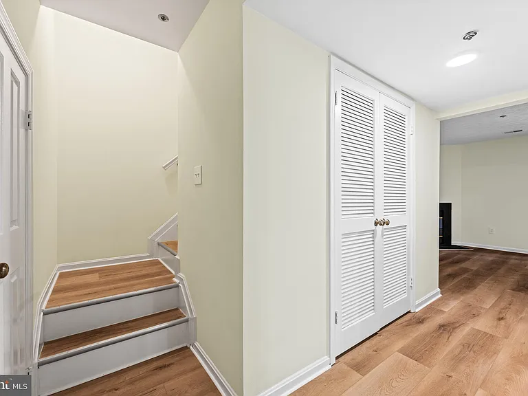 2615 Chivalry Ct — Photo 41