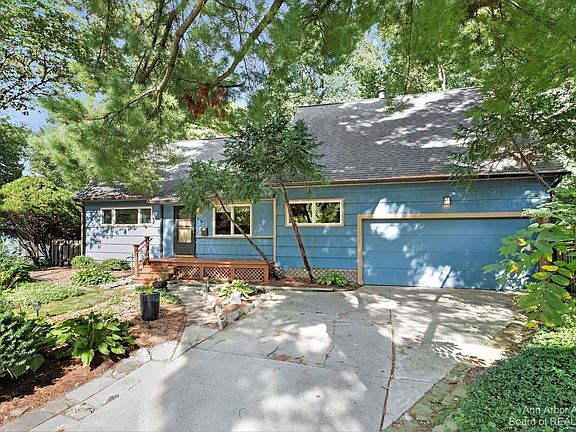 2nd image of 895 Wickfield Ct