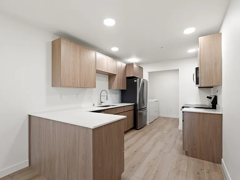 421 S McKinnon Rd — Photo 3