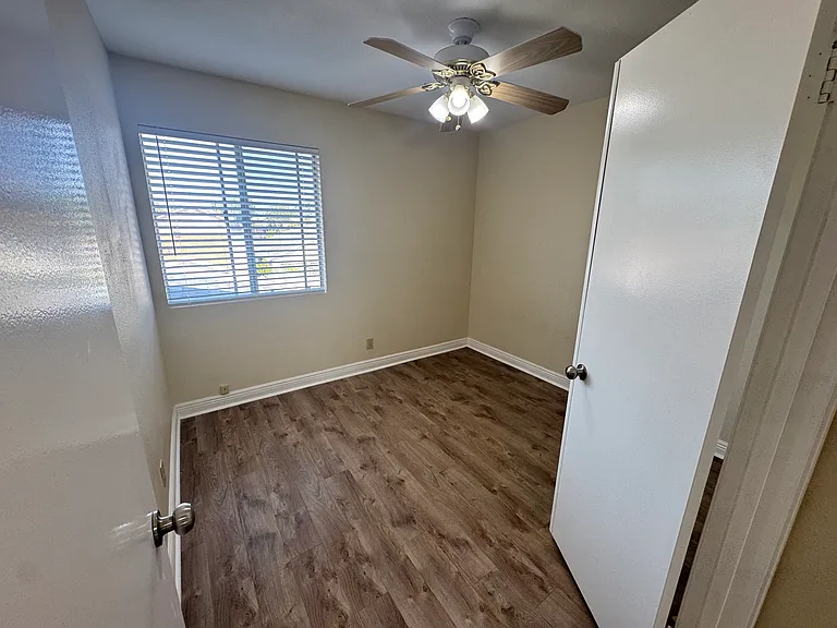 11236 Nalco St — Photo 10