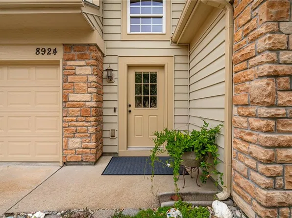 8924 Inkster St, Lenexa, KS 66227