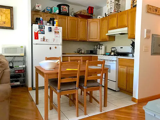 Rented by Capri Jet Realty Corp | media 14