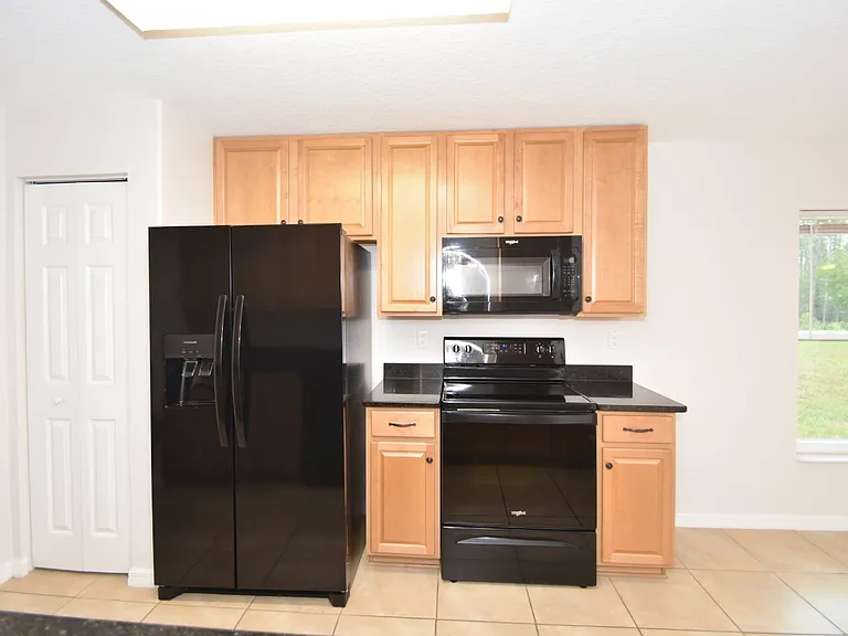 34 Renshaw Dr — Photo 10
