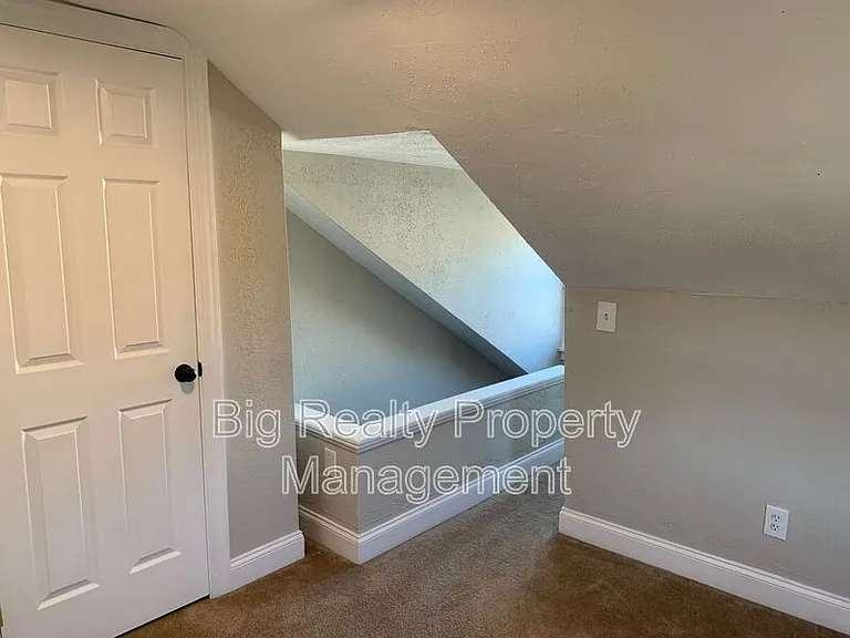 457 Walnut St — Photo 18