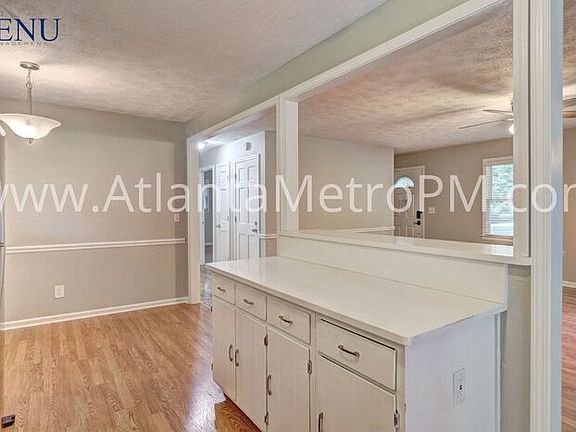 3rd image of 115 Lakeview Ct