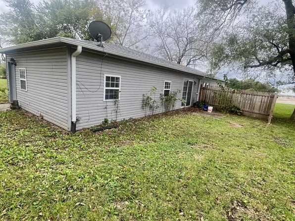 209 S Graham St #2, Centerview, MO 64019