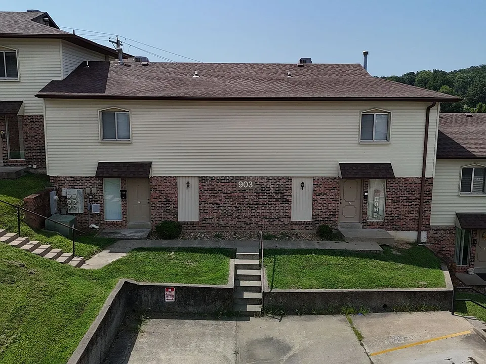 903 Southwest Blvd E